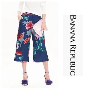 Banana Republic Floral Gaucho Size 6